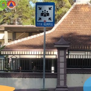 Rabu, 29 Nopember 2023. Pemasangan Rambu Kebencanaan ( Titik Kumpul, Jalur Evakuasi ) di Ds. Puru dan Ds. Nglebo Kec. Suruh