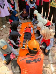 Kamis, 29 Februari 2024 BPBD Trenggalek melaksanakan giat Sosialisasi dan Mitigasi Bencana di SDN 1 Kerjo Ds. Kerjo Kec. Karangan