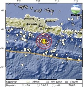 Info Gempa Mag:5.3, 21-Mei-24 02:42:13 WIB, Lok:9.28 LS,112.61 BT (127 km Tenggara KAB-MALANG-JATIM), Kedlmn:10 Km ::BMKG
