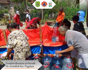 Sabtu, 28 September 2024 BPBD Kab. Trenggalek bersama PGRI Trenggalek mendistribusikan air bersih