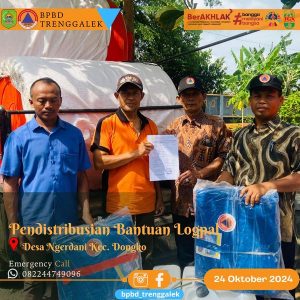 Kamis, 24 Oktober 2024 Badan Penanggulangan Bencana Daerah Kabupaten Trenggalek melakukan penyaluran logpal untuk warga terdampak kekeringan