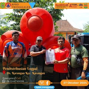 Jumát, 8 November 2024 Badan Penanggulangan Bencana Daerah Kabupaten Trenggalek kembali menyerahkan bantuan sarana dan prasarana penanggulangan bencana berupa 3 unit tandon air.