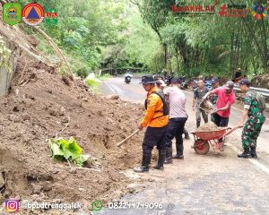 Rabu,11 Desember 2024. TERJADI TANAH LONGSOR DESA NGRENCAK KECAMATAN PANGGUL